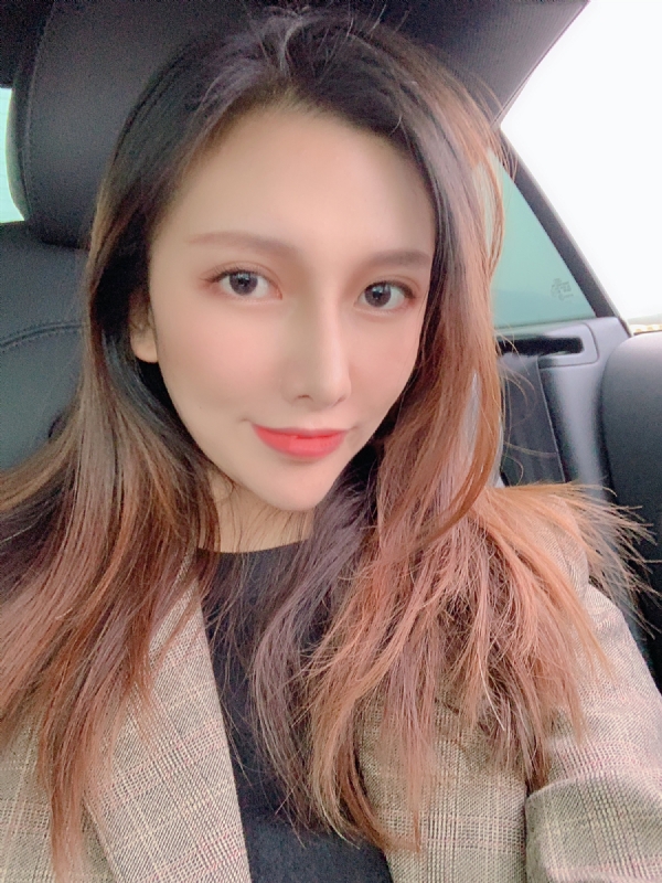 李岚Lancy的第一张照片--九龙中老年相亲网
