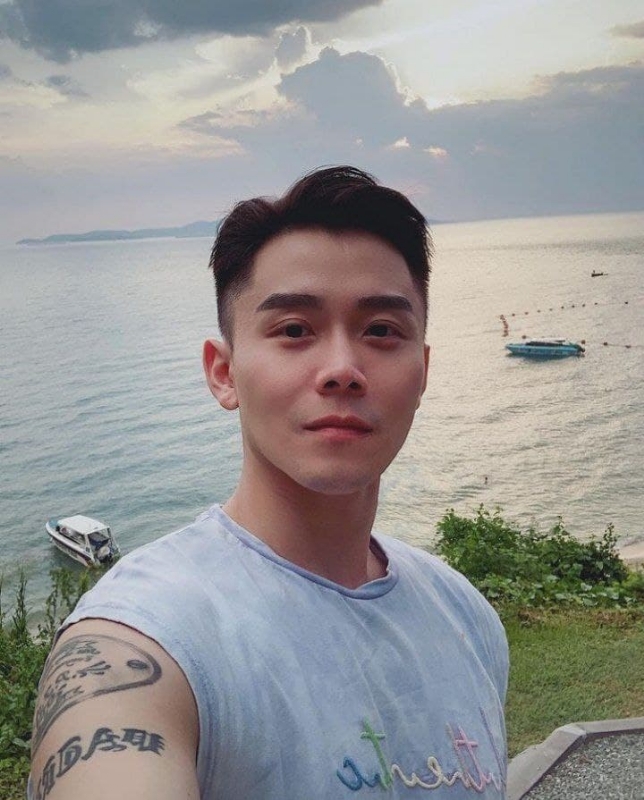 Aaron的第一张照片--九龙中老年相亲网