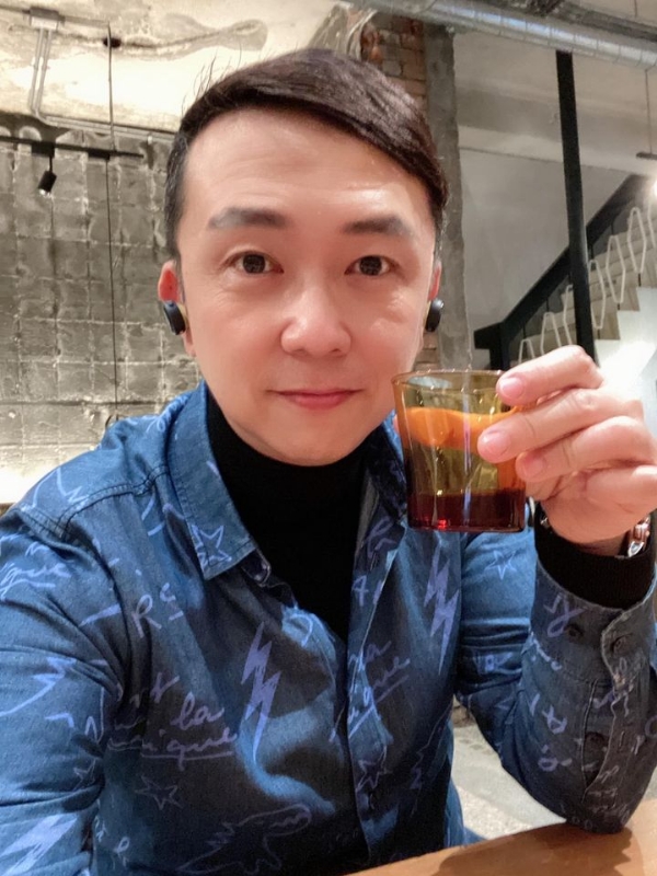陈道明的第二张照片--九龙中老年相亲网