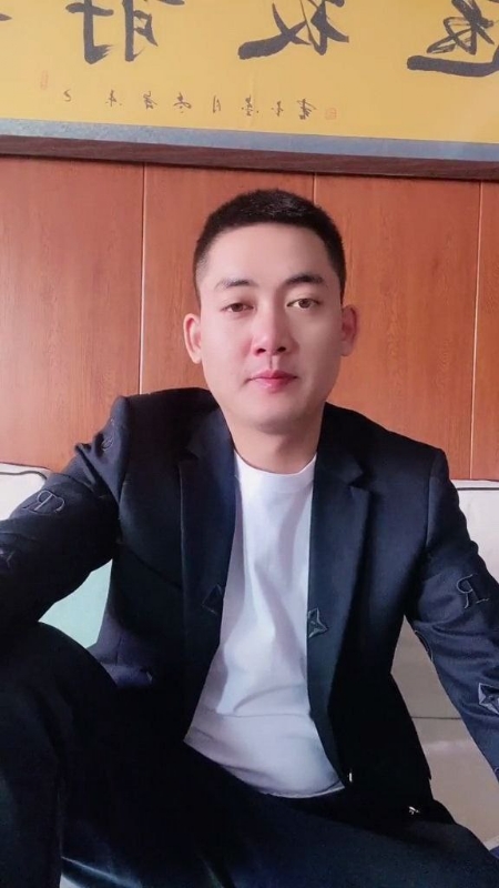 李泽胜的第一张照片--九龙中老年相亲网