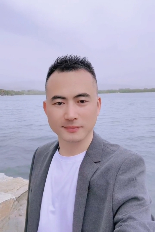 一往情深的第一张照片--九龙中老年相亲网