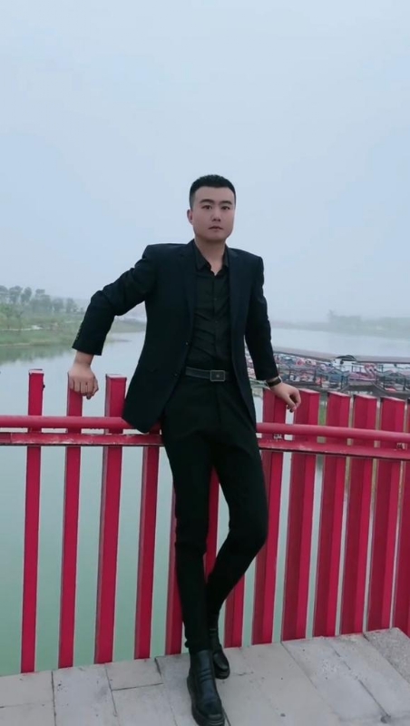 Albert的第二张照片--九龙中老年相亲网