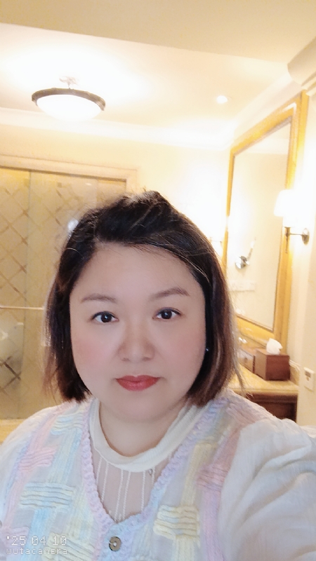 衎静玲瓏的第一张照片--九龙中老年相亲网